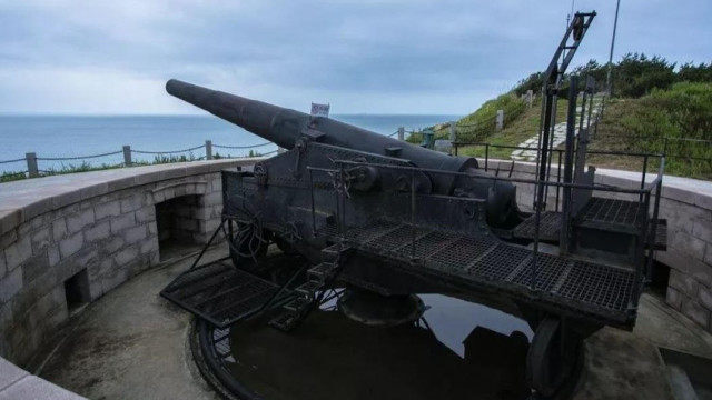 1895年,日本舰船登陆山东,对威海卫南帮炮台群发起进攻