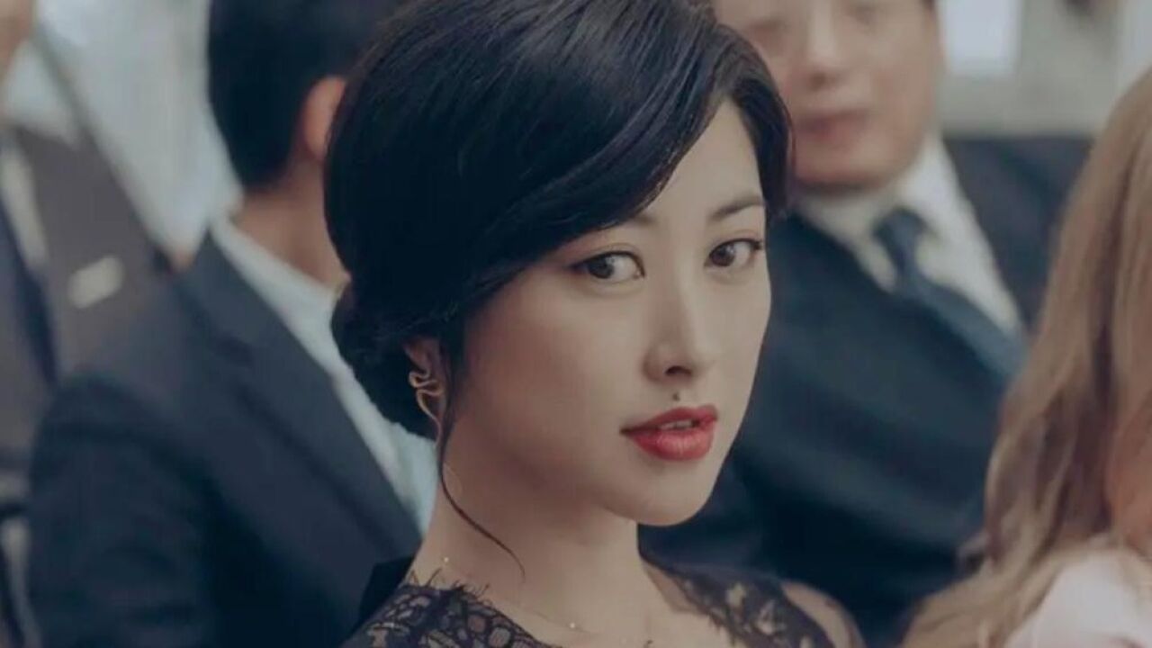 影视混剪:电影里朱珠演绎女老板,气场强大,性感迷人,女人味十足_腾讯