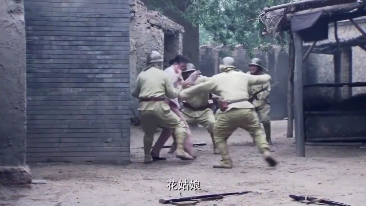 鬼子当街强奸妇女，汉奸不忍了，把枪口转向了鬼子_腾讯视频