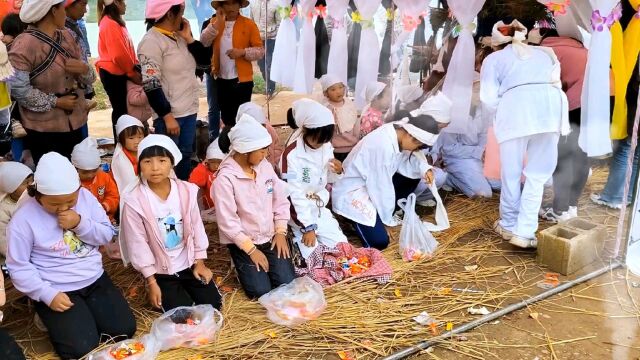 农村民俗文化,土家族白事仪式现场,浓重而热闹