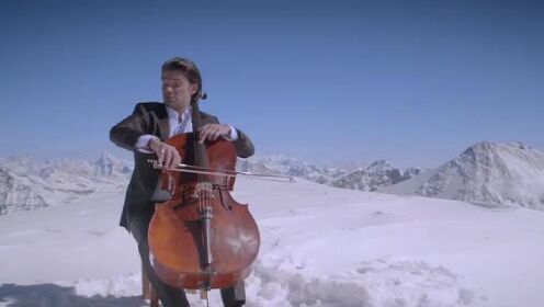 法国大提琴家在阿尔卑斯雪山演奏圣-桑《天鹅》