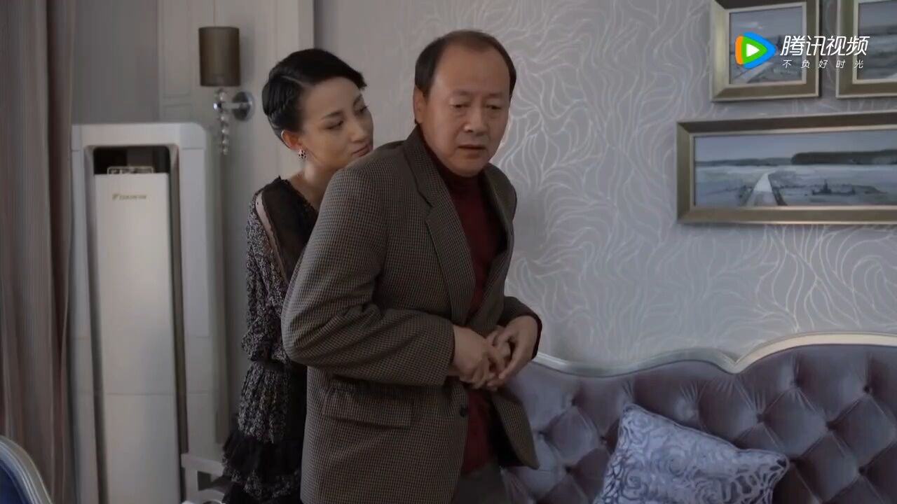)美女勾引上司）露出完美诠释生活的现状和人的本性，贪念，欲望。_腾讯视频