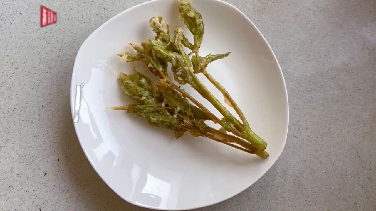 周末美食diy|雨水节气做道炸香椿芽,清香酥脆迎春天