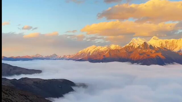 蜀山之王贡嘎雪山,圣山灵气肃穆庄严