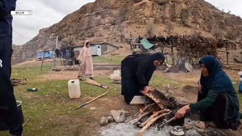 伊朗游牧民族生活，将羊群赶到温暖的山洞里居住