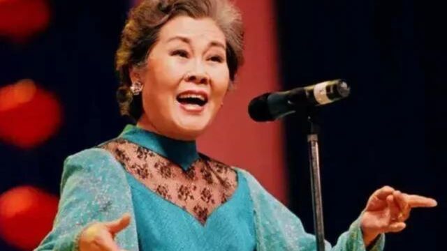 70年代经典歌曲欣赏:《泉水叮咚响》演唱著名女高音歌唱家于淑珍