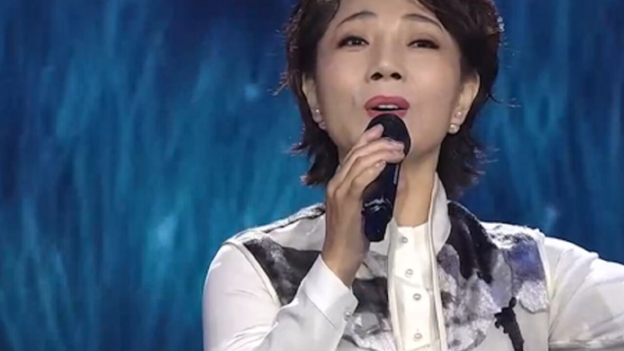 奥云格日乐演唱《离别草原》,磁性女中音,在草原上回荡