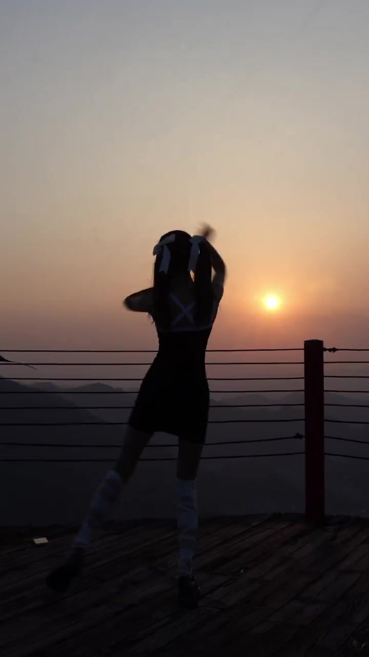 影子舞限时回归 #这舞蹈也太浪漫了吧 #背影杀 #氛围感拉满挑战