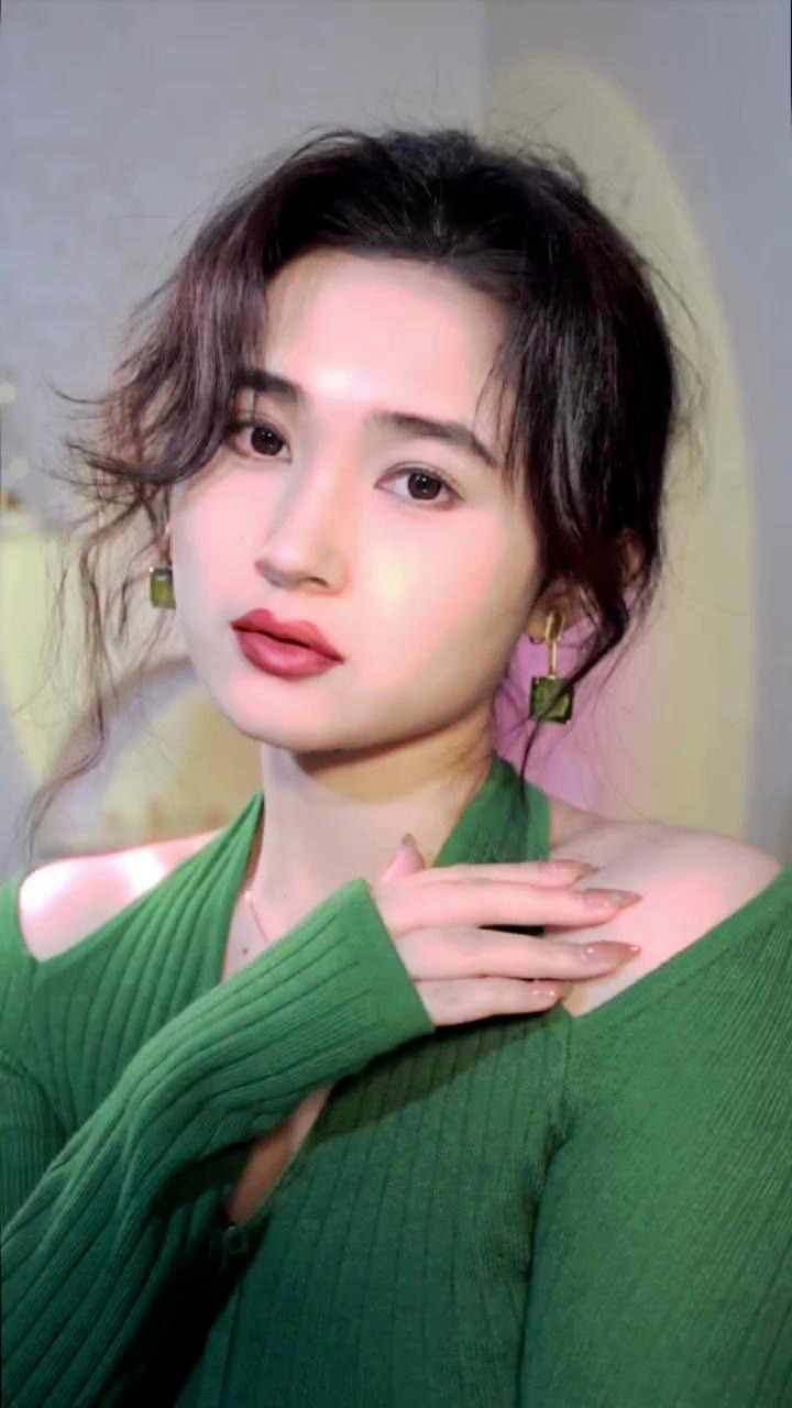 圆脸姐妹一定试试温碧霞这种风情万种港风妆容