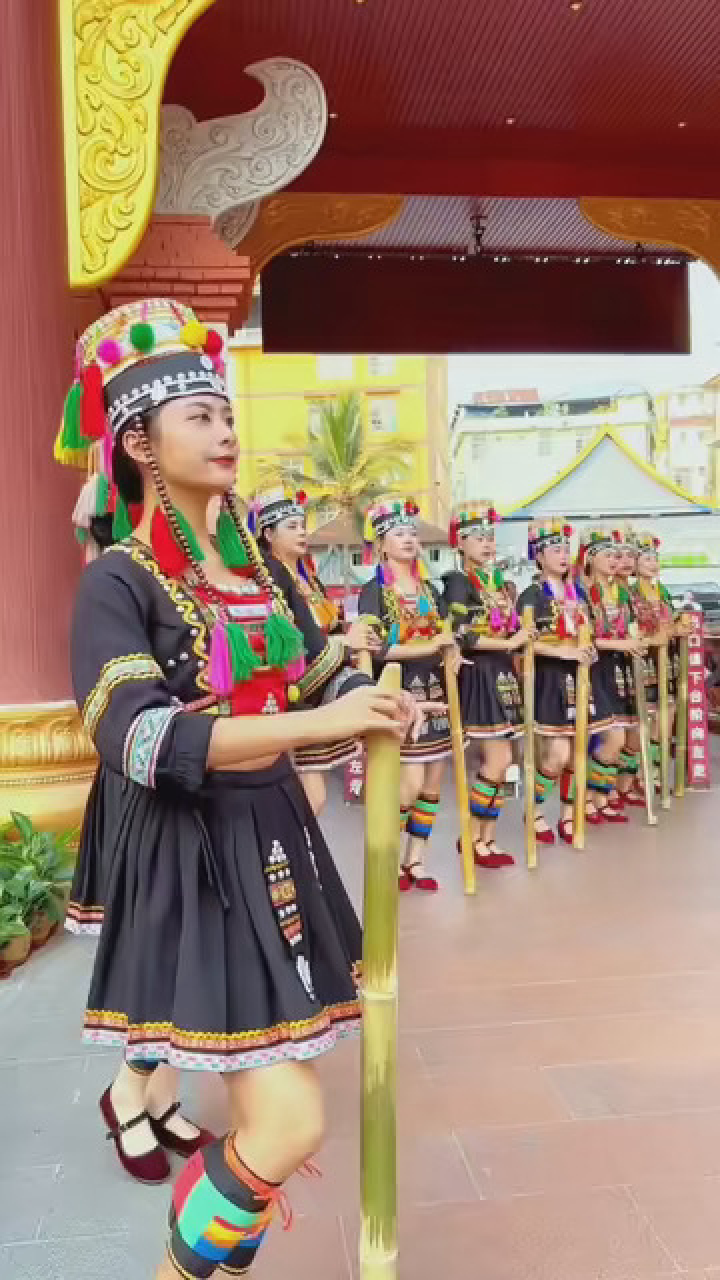 漂亮的哈尼族姑娘,舞蹈好好看呀! #追着春风去云南 #氛围感唱歌