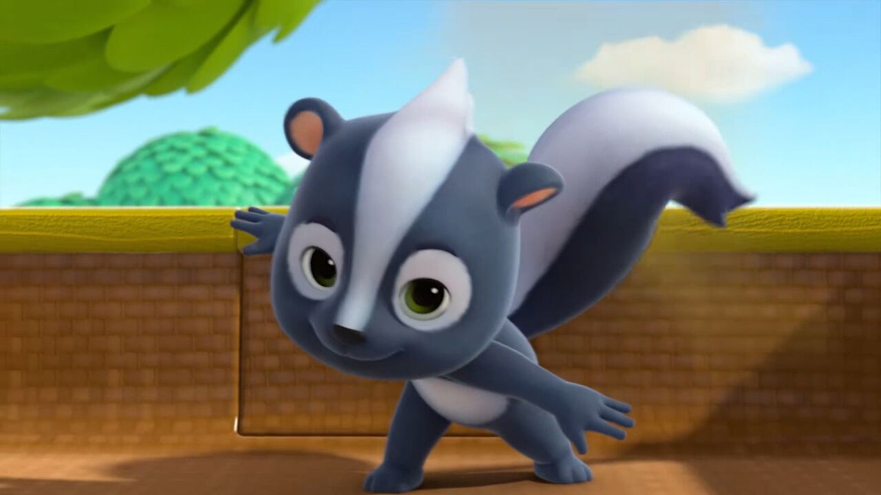 臭鼬用独门绝技"放屁"花式玩转游乐园,还让热气球复飞了