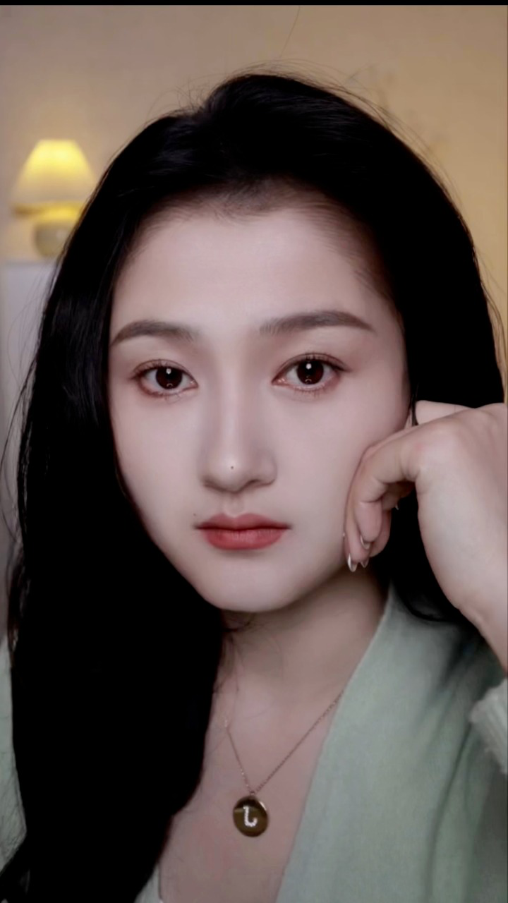 关晓彤仿妆!竟然忘记她的痣了