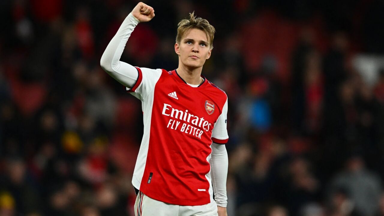 从皇马弃子到阿森纳小队长,天才球员厄德高的足球坎坷路