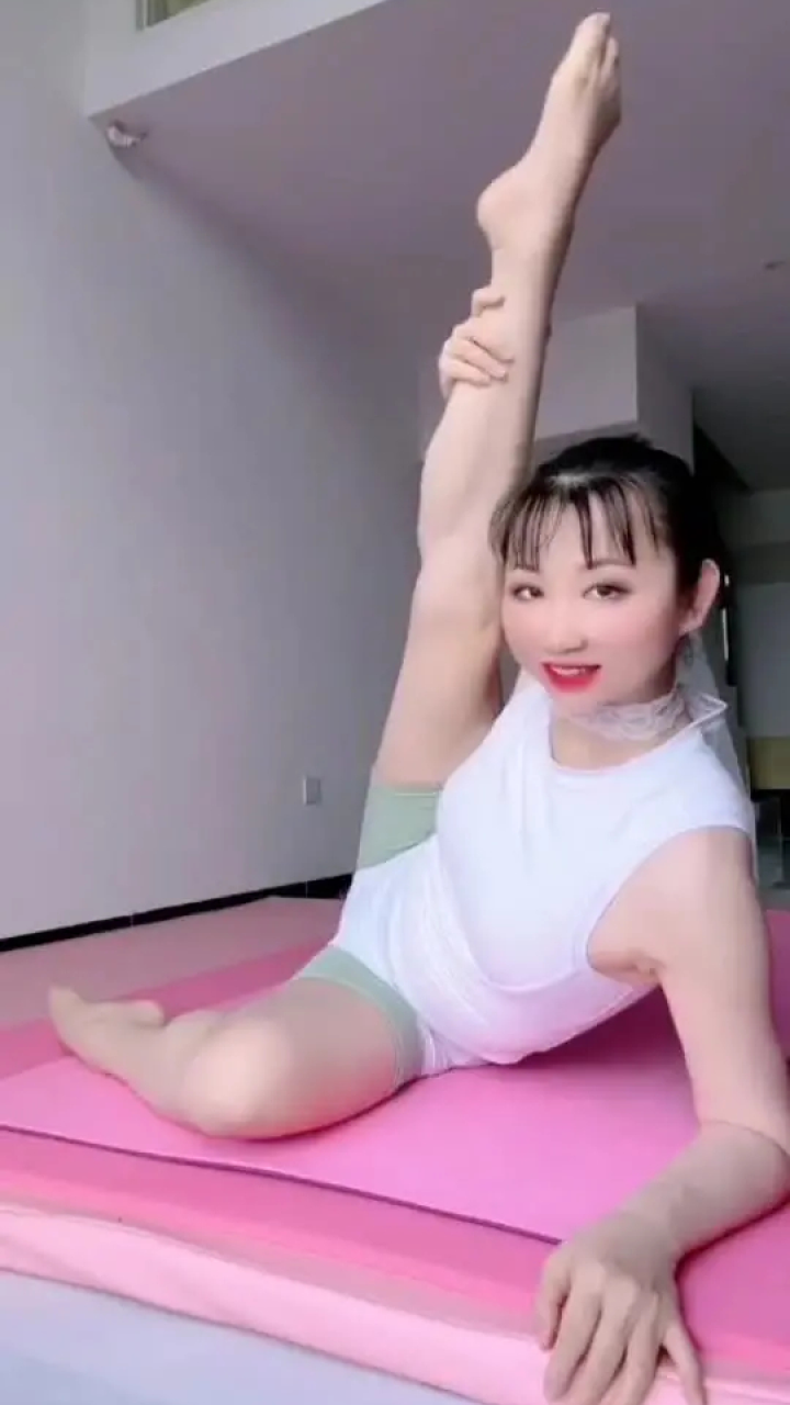 美女瑜伽 #一字马