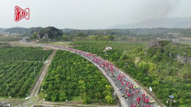 江永半程马拉松鸣枪开跑 4500余名跑友“丈量”魅力古城