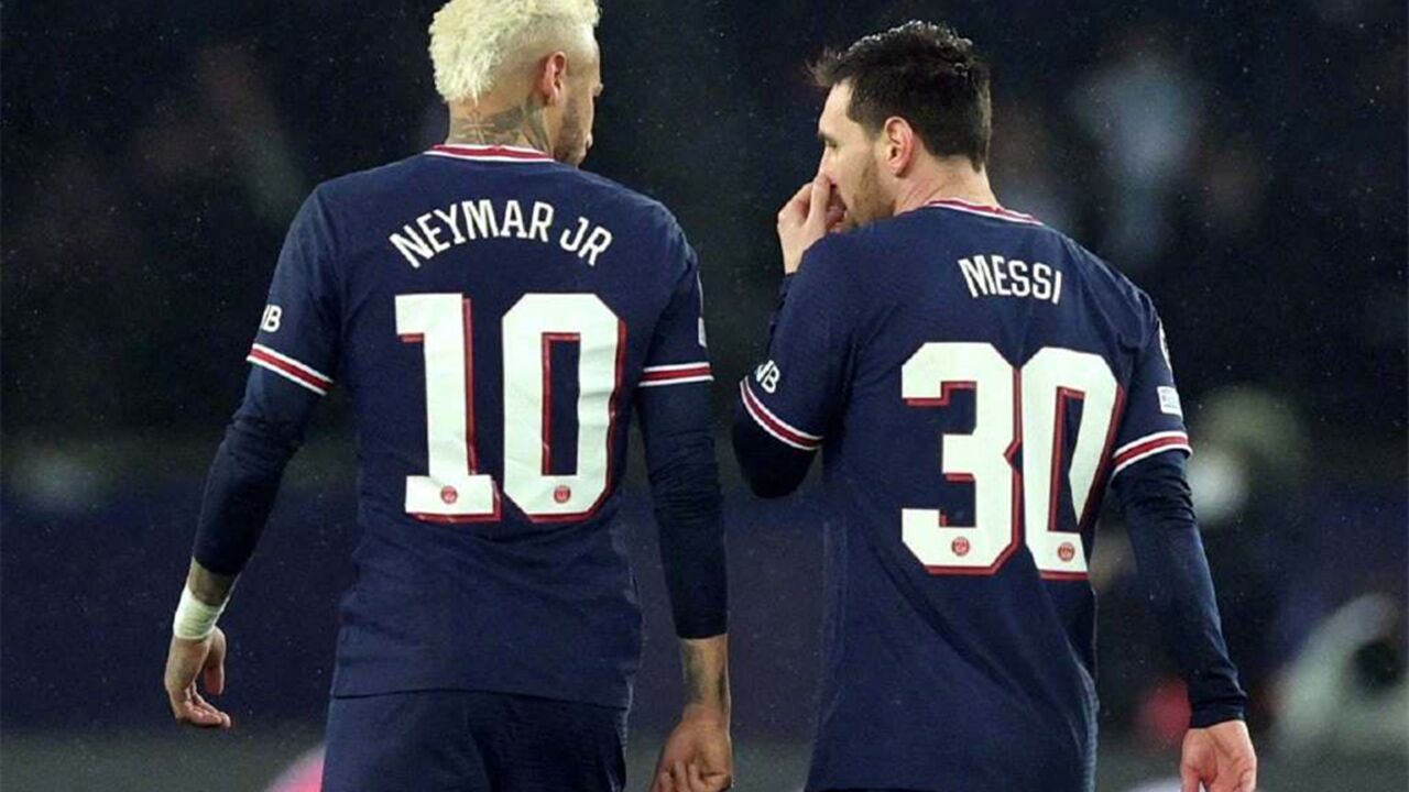 内马尔接受采访时谈及梅西和巴黎:我和梅西在巴黎经历了地狱