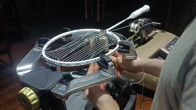 威克多羽毛球拍 白金利爪 TKFCLTD 羽毛球拍穿线 YONEX BG80