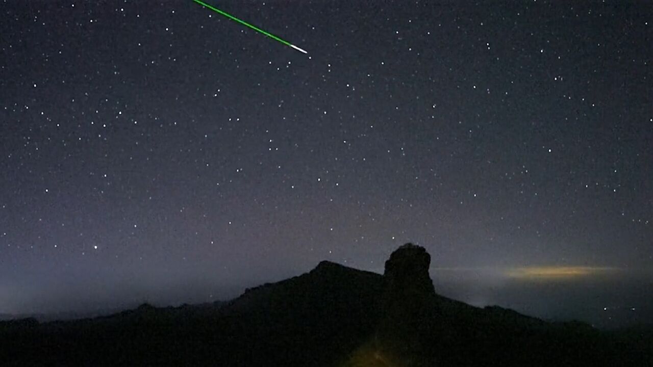 快来许个愿吧!2023双子座流星雨迎来极大,今晨上百颗划过天顶