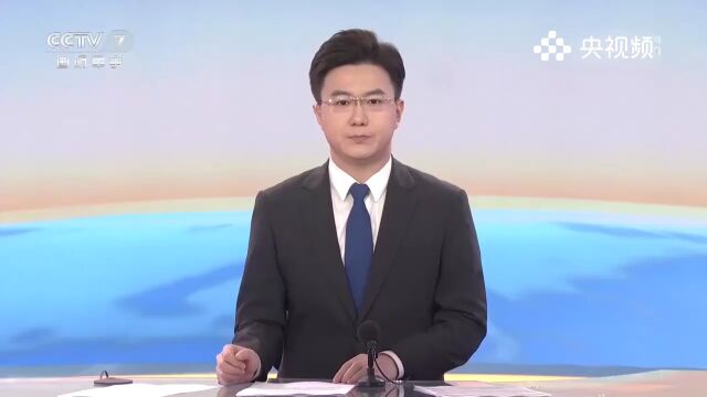 中央军委举行晋升上将军衔仪式,习近平颁发命令状并向晋衔的军官表示祝贺