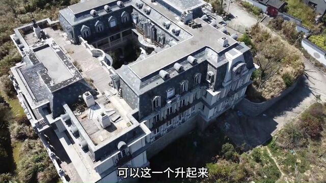 网友在福建深山山顶,发现两栋废弃亿万豪宅,荒废破败不堪入目!