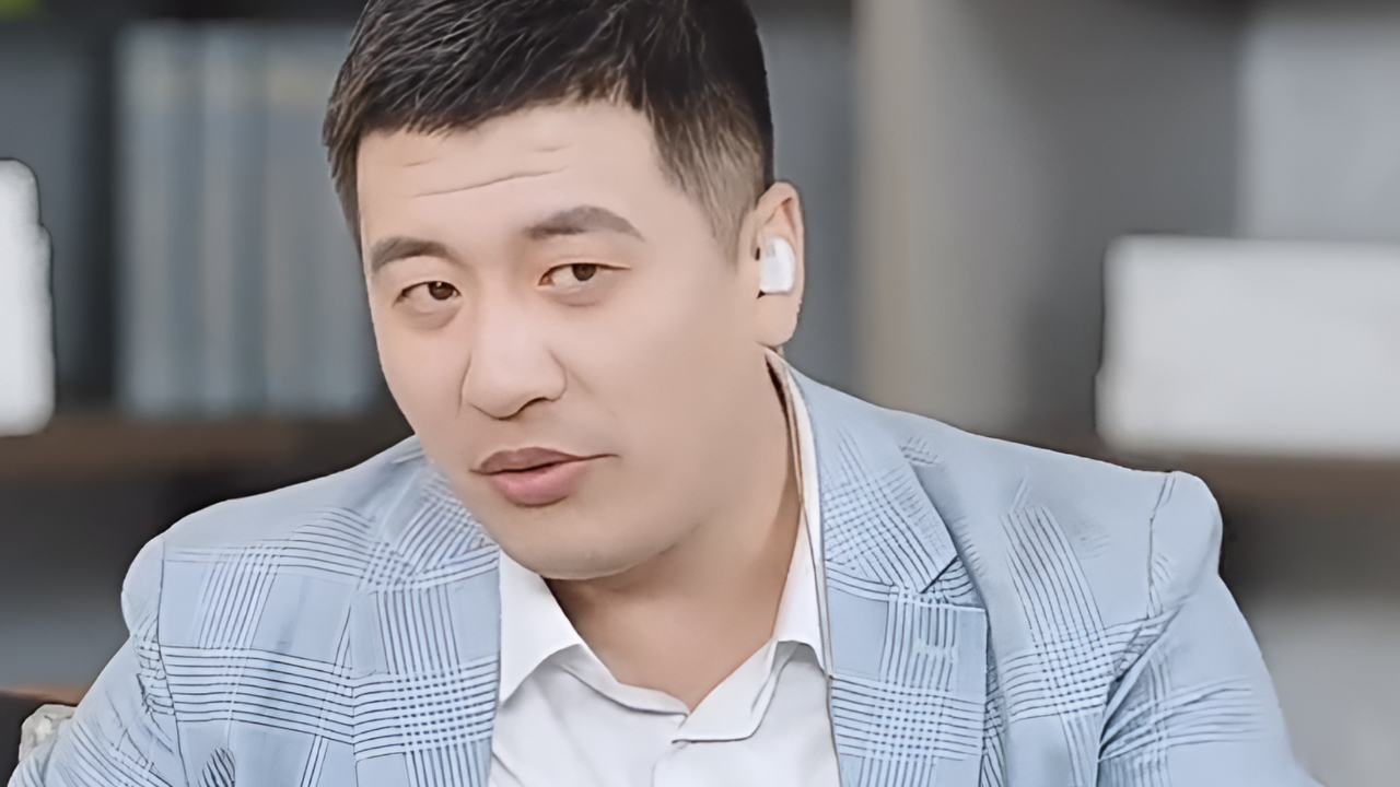 张雪峰解释公司为何不招应届生要让他们经历过社会的毒打