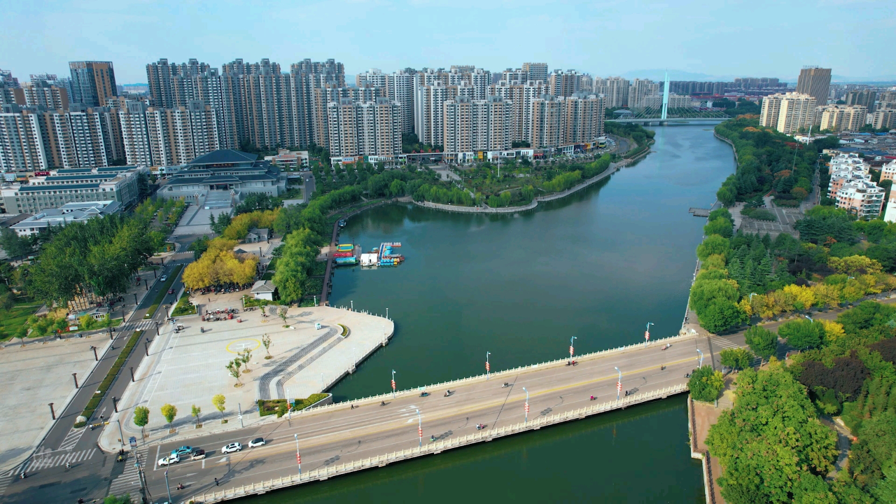 山东滕州市沿河公园美丽景色