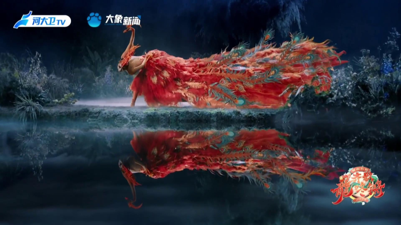 杨丽萍凤凰造型上阵!《凤鸣朝阳》舞出涅盘重生