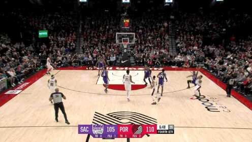 《NBA全场集锦》【得分】是时候放绝招了！利拉德超远三分虾仁猪心沸腾全场