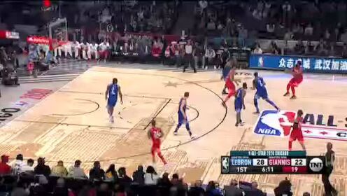 《NBA全明星》【原声回放】全明星正赛第1节 勒布朗队53-41字母哥