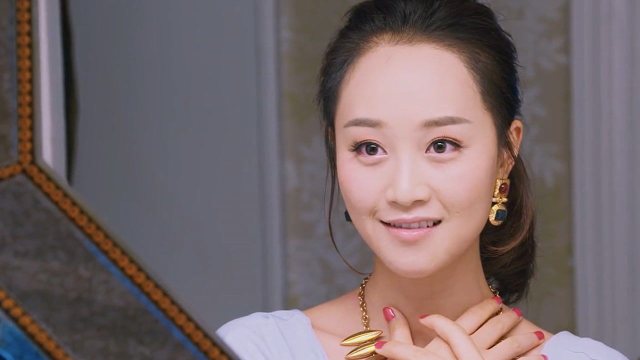 《爱人的谎言》第六集01:"夏琳"回忆起小时候的快乐时光而流泪,休息时