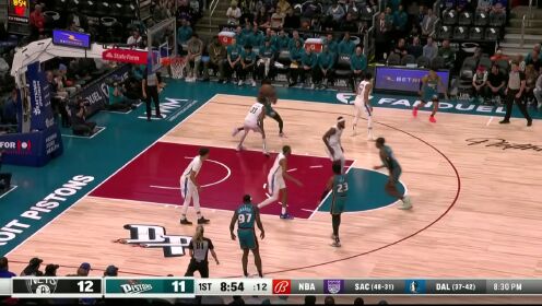 《NBA全场集锦》中锋间的硬碰硬 怀斯曼强势单打克拉克斯顿 