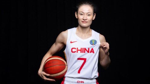 《建议，全文背诵》杨力维：中国队的“球场大脑” 独取18分率队创造历史