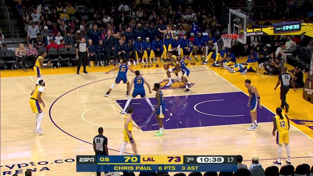 有冤没处申！浓眉突破扣篮遭维金斯犯规 投诉无果惨遭技犯