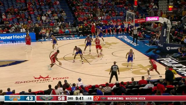 巴雷特鬼手一掏轻松断球 兰德尔反击上篮两分入帐