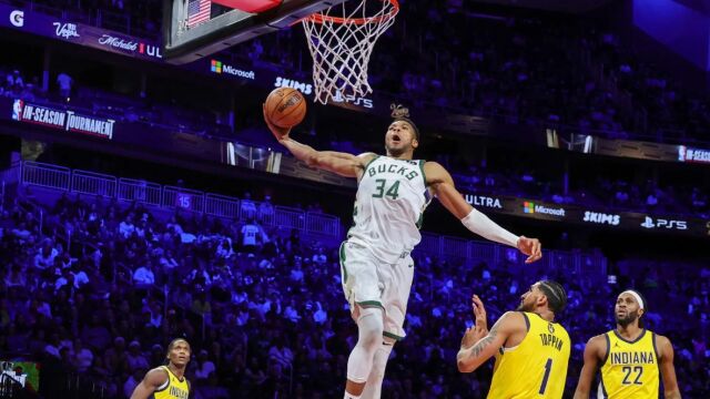 NBA季中锦标赛半决赛·步行者128-119雄鹿