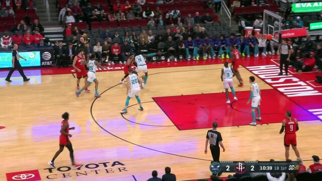 进攻属性拉满 黄蜂进攻效率奇高连续命中压制火箭