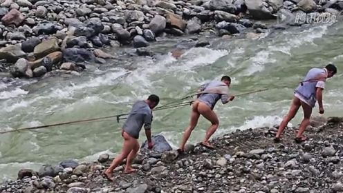 【拍客】不忍直视!三峡神农溪再现裸体纤夫