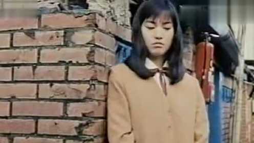 1989張世演出電影《又見操場》片段--鄭西北被冤枉顏玉鳳的道歉