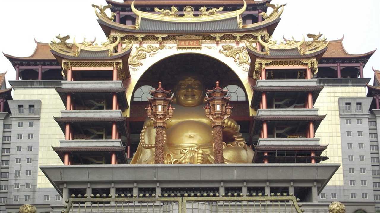 广西玉林云天宫,藏世界最大室内佛像,重达660吨!