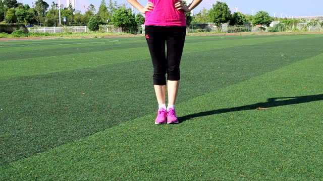 健美操基本步伐侧并步2