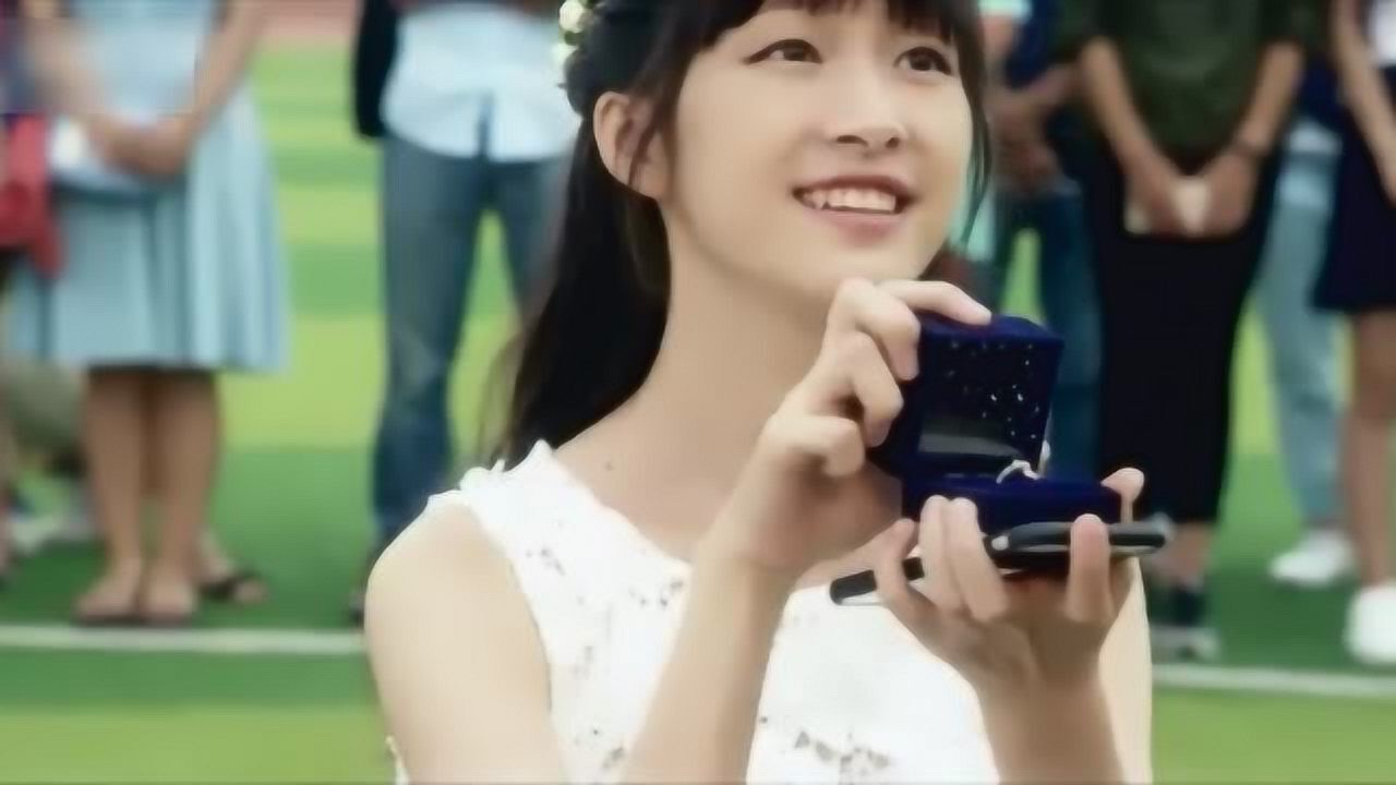 大学校园内校花当众求婚相处四年的校草_高清1080P在线观看平台_腾讯视频