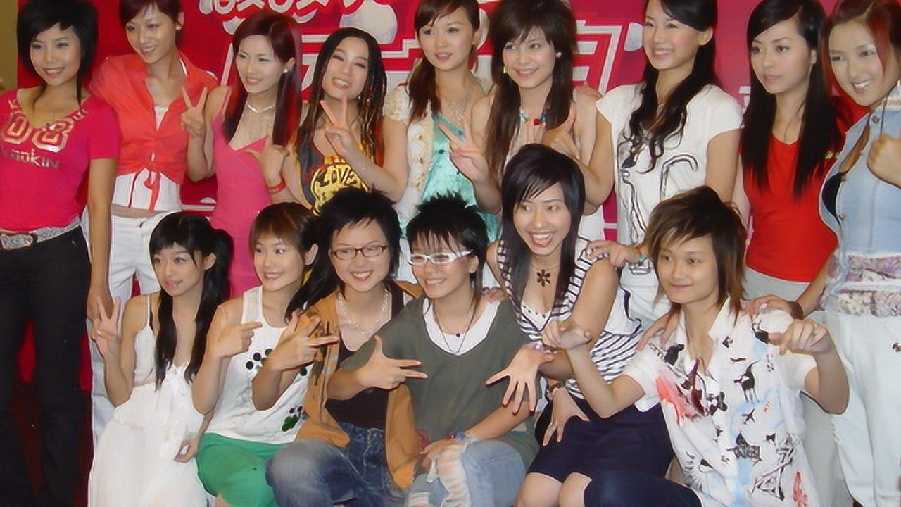 还记得李宇春何洁张靓颖05年参加超级女声海选时的精彩表现吗