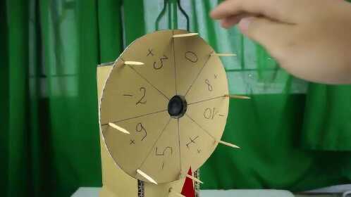 硬纸板自制幸运大转盘,不可思议的diy创意