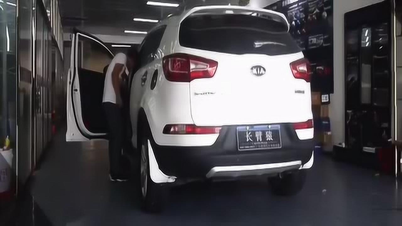 韩系suv中的佼佼者起亚智跑人性化的后门设计解放双手