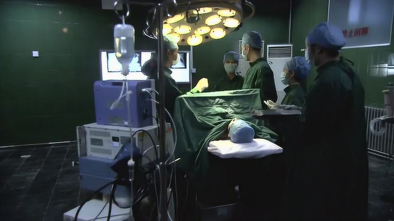 涨知识啦,原来医生是这么给病人开刀的,连擦汗都非常专业_高清1080P在线观看平台_腾讯视频