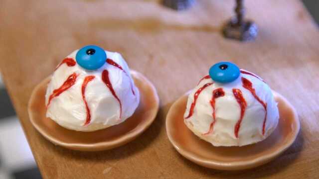 万圣节比无脸男萌娃更吸睛的,还有全世界最小的眼球蛋糕!