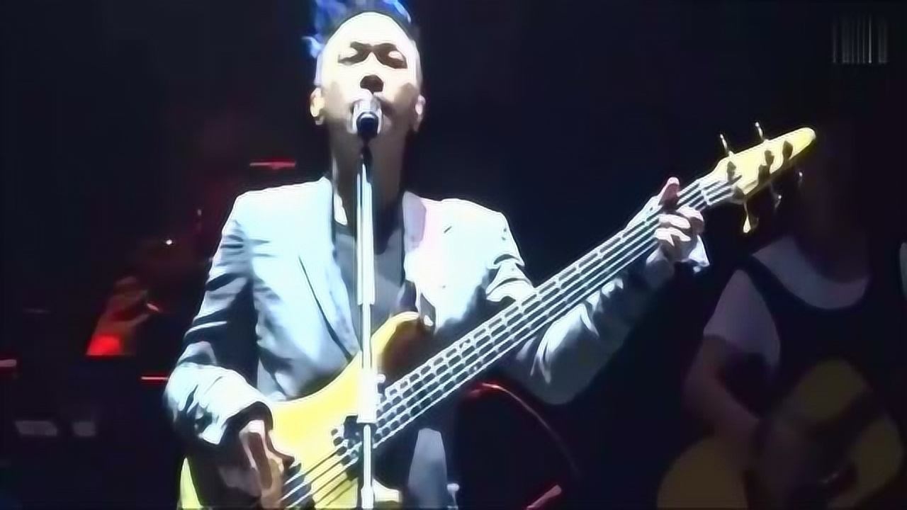 时隔多年Beyond黄家强再次贝斯弹唱《冷雨夜》，物是人已非_腾讯视频