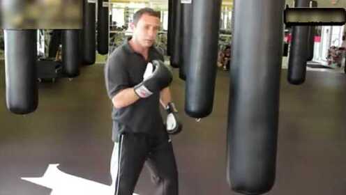 拳击初学者如何练习打沙包的视频教学