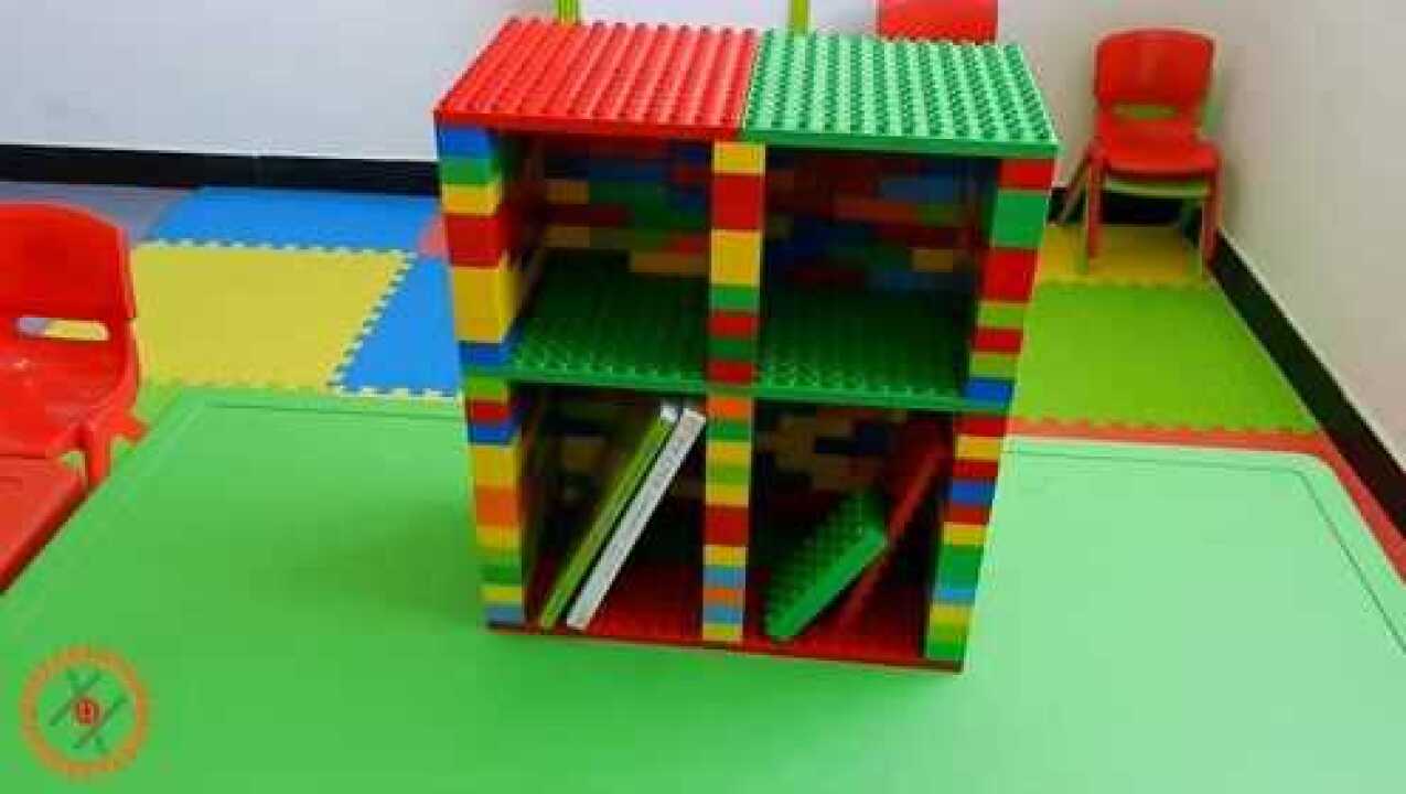 乐高大颗粒积木做的书架,很大很实用,积木种类很常见,很简单!