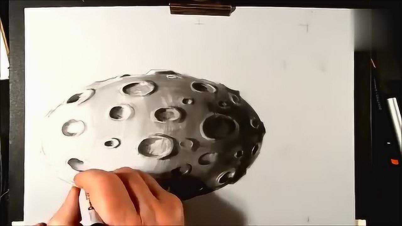 牛人用铅笔画的月球表面看着立体又逼真
